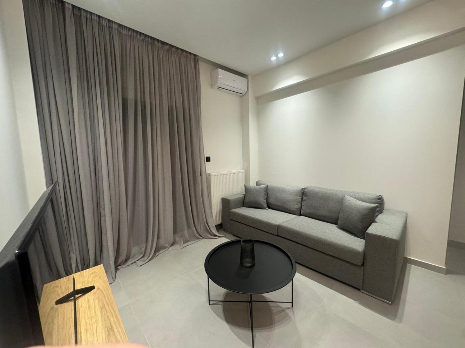 Luna-Your Urban Stay Thessaloniki Buitenkant foto
