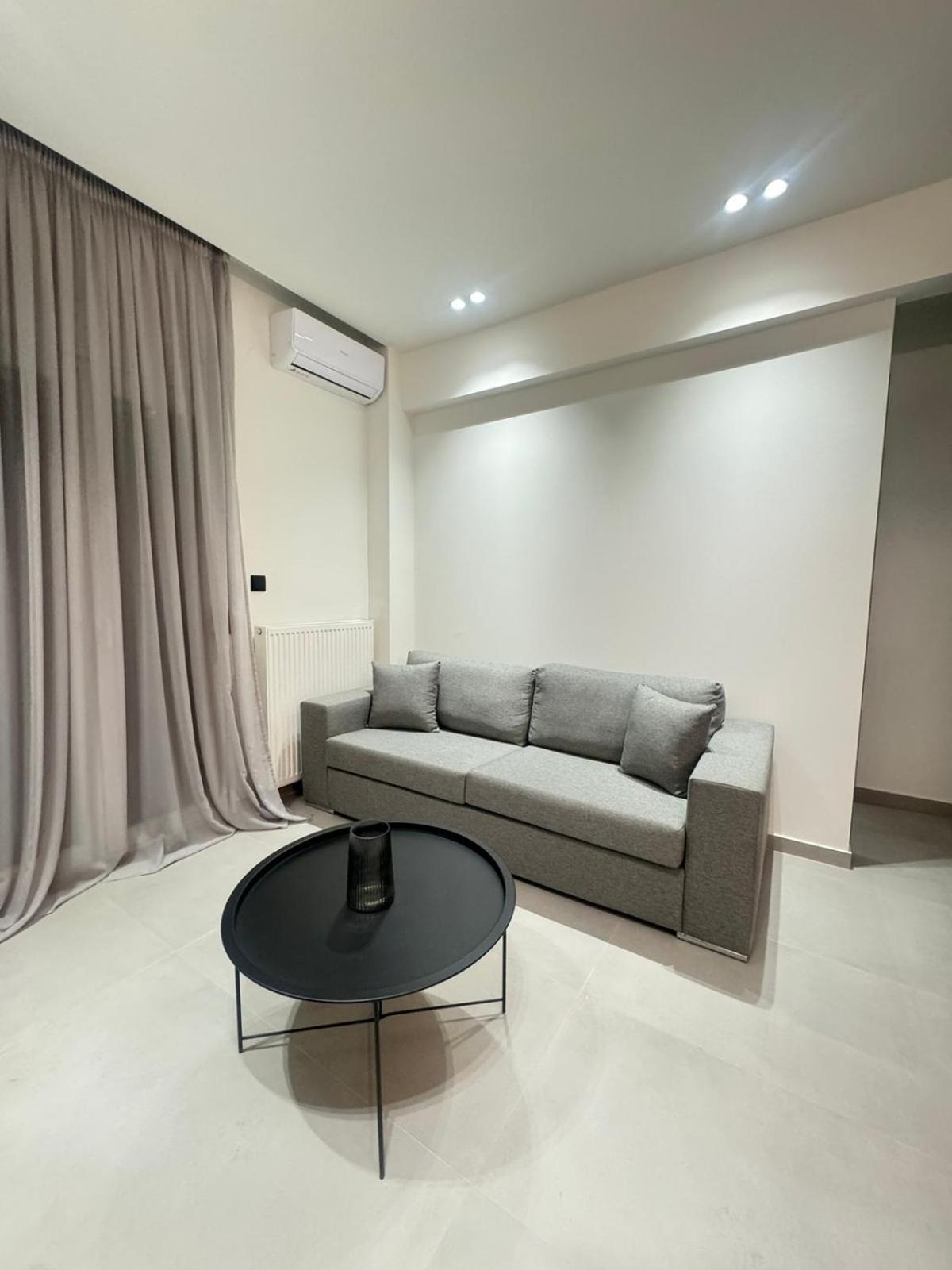 Luna-Your Urban Stay Thessaloniki Buitenkant foto