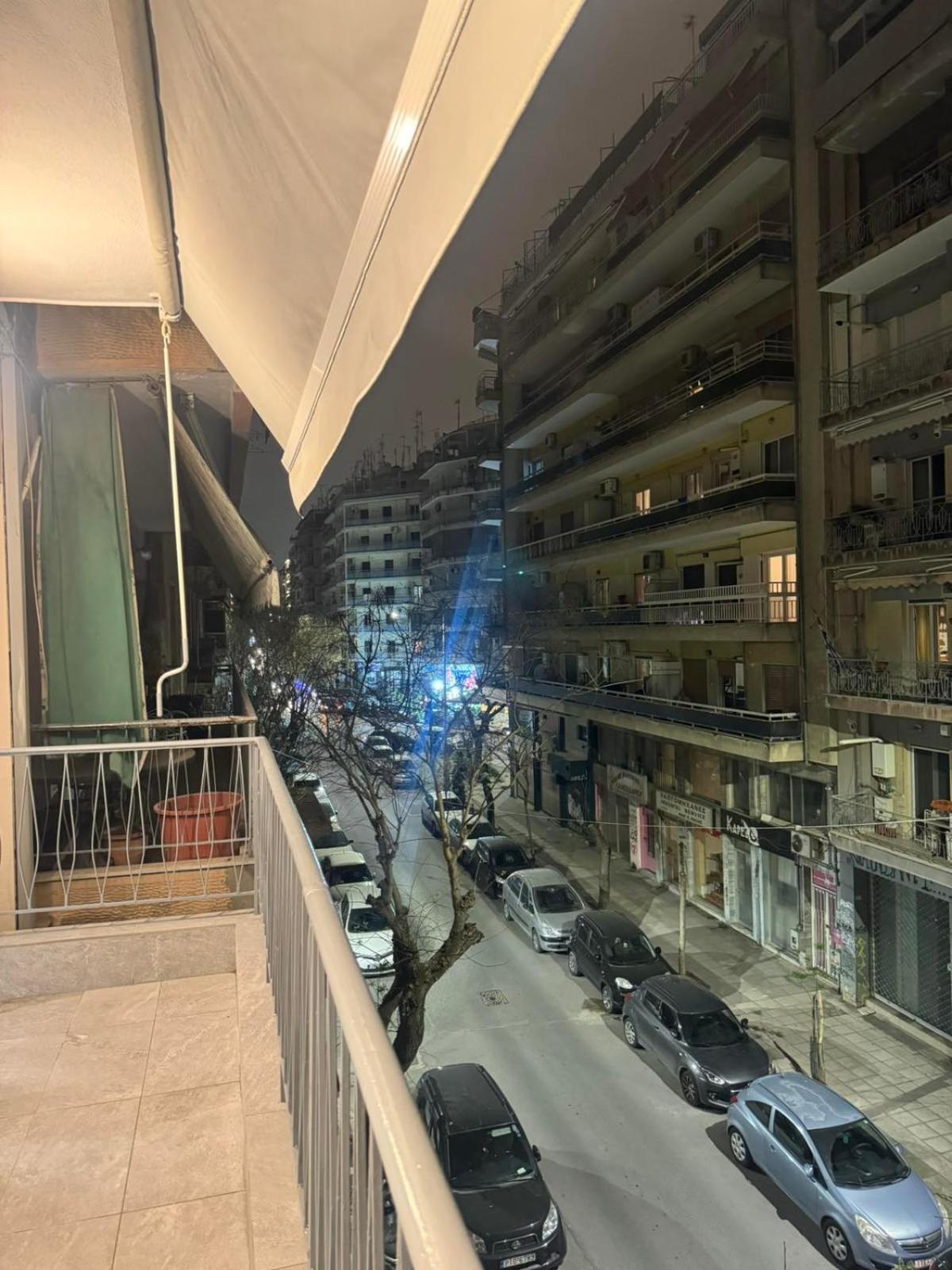 Luna-Your Urban Stay Thessaloniki Buitenkant foto