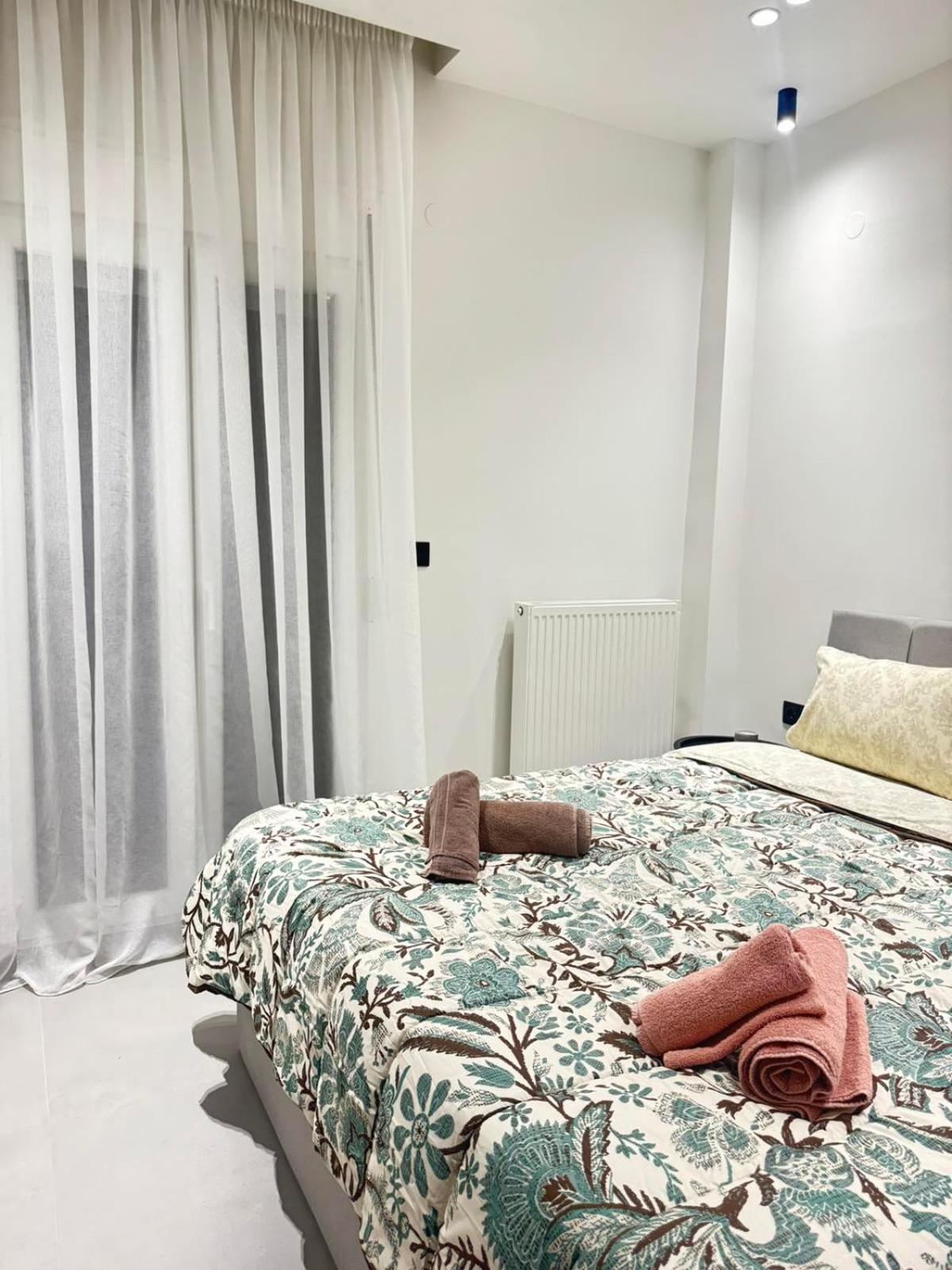 Luna-Your Urban Stay Thessaloniki Buitenkant foto